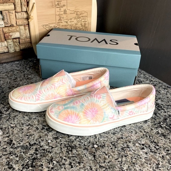 Toms Alpargata Slip On Candy Pink Tie Dye Canvas Sneaker Size 8 1/2 New - Picture 2 of 8